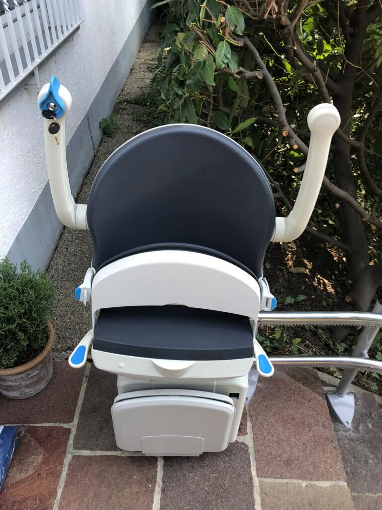 FITAL Treppenlifte - Treppenlift außen 2-Rohr Außenbereich