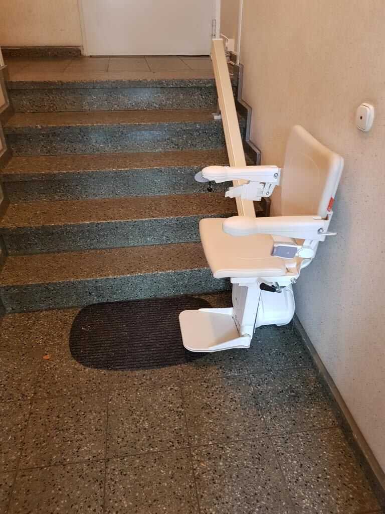 Fital-Treppenlift-Modell-GFR_ordentlich