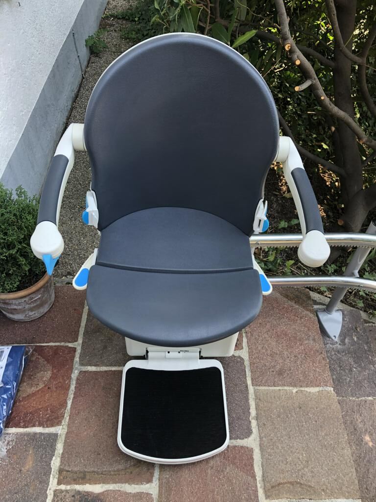 FITAL Treppenlifte - Treppenlift außen 2-Rohr Außenbereich