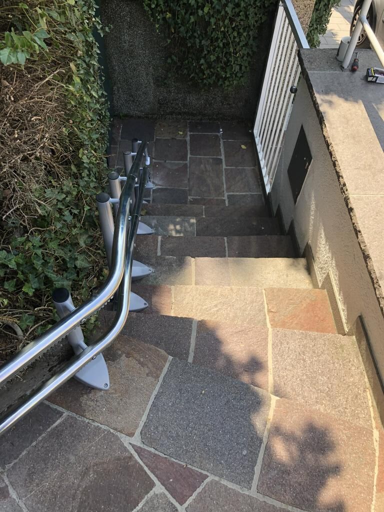FITAL Treppenlifte - Treppenlift außen 2-Rohr Außenbereich