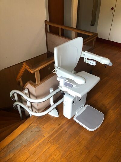 Beispiel Treppenlift Hannover - 2-Rohr-System