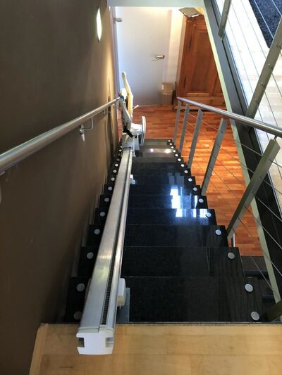 Treppenlift gerade Treppe Essen