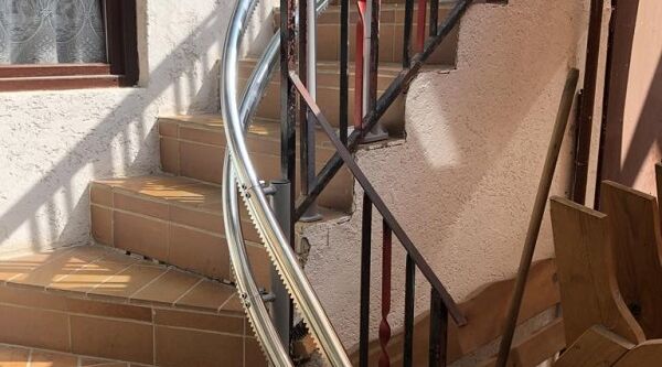 FITAL Treppenlifte - Treppenlift außen 2-Rohr in Stuttgart