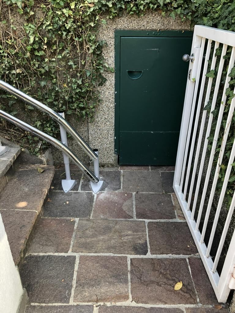 FITAL Treppenlifte - Treppenlift außen 2-Rohr Außenbereich