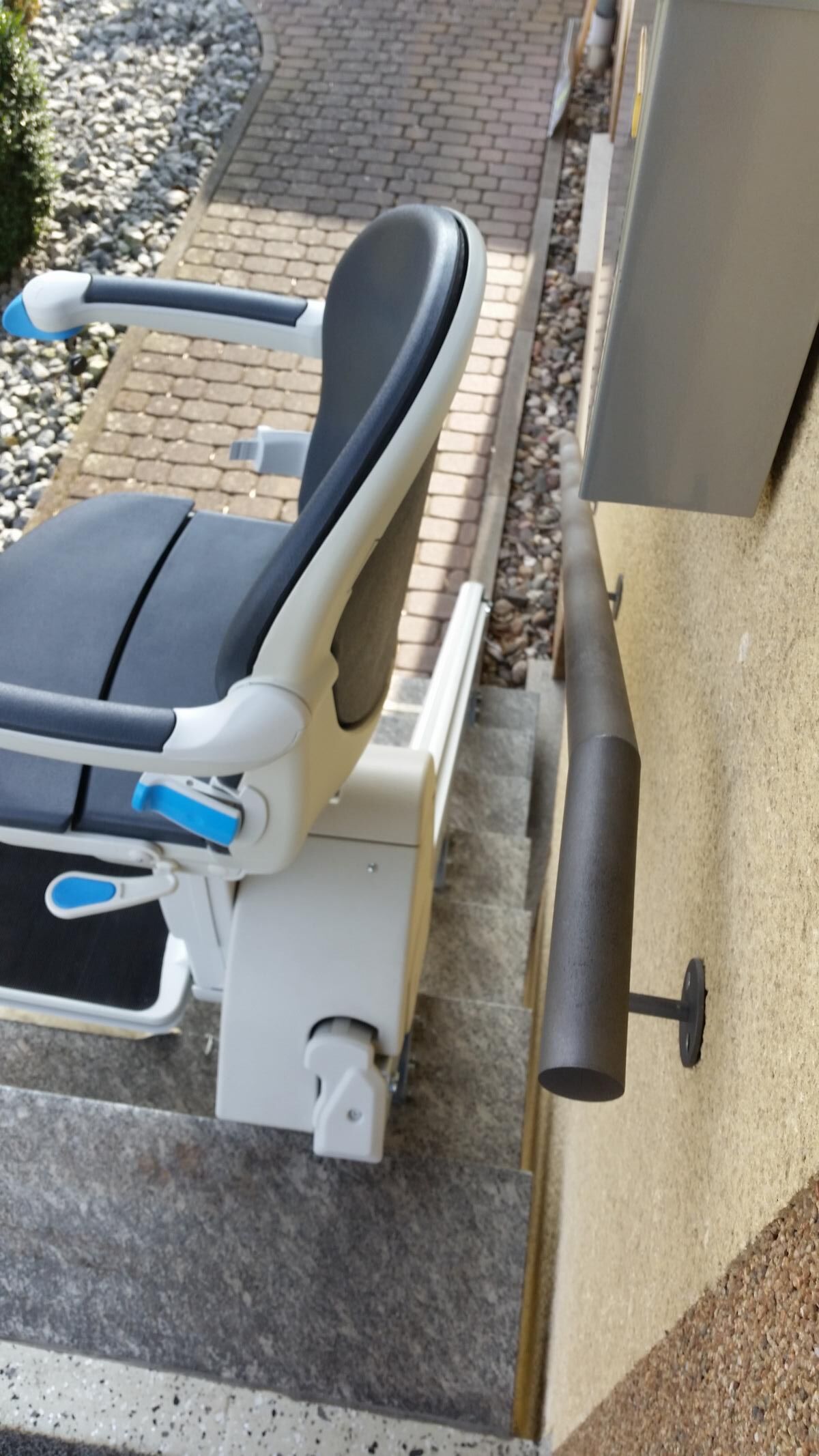 FITAL Treppenlifte - Treppenlift außen gerade Treppe in Koblenz