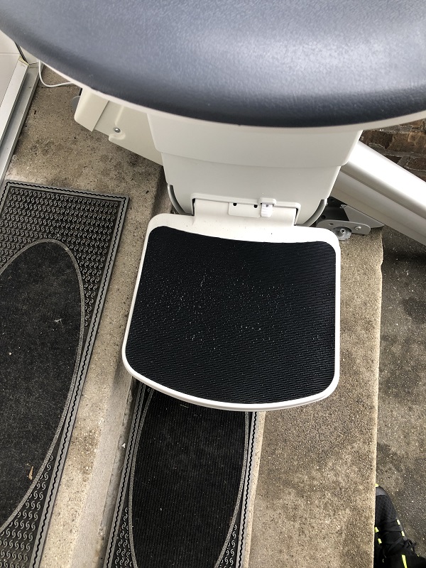 FITAL Treppenlifte - Treppenlift außen gerade Treppe in Darmstadt