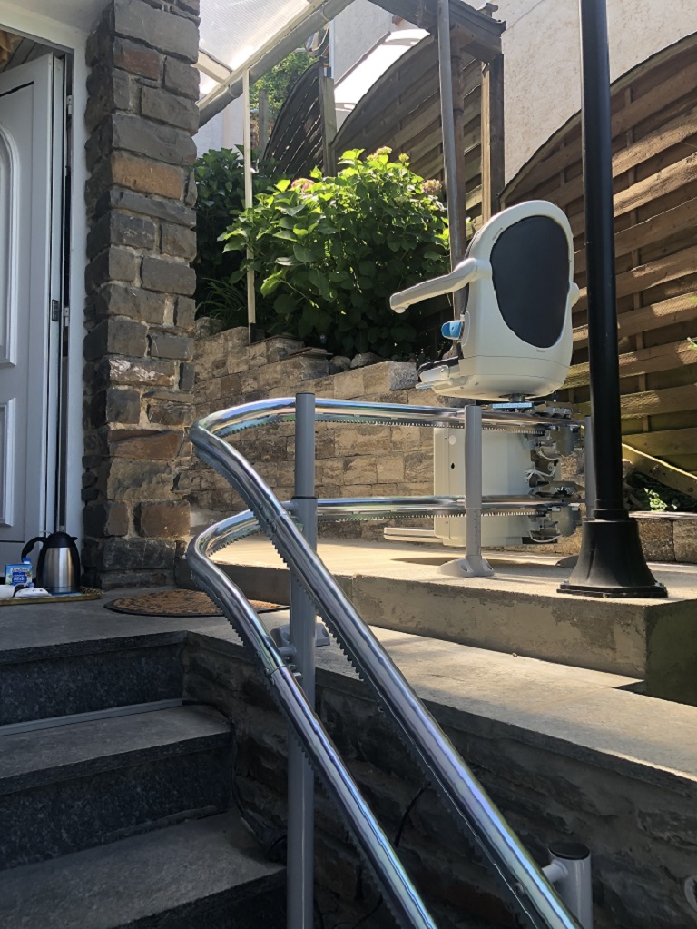 FITAL Treppenlifte - Treppenlifter aussenbereich